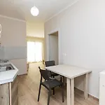 Curoj Luxury شقة Radhimë
