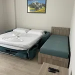 Curoj Luxury Radhimë